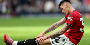 Chấn thương đầu gối của Benjamin Sesko: Nỗi lo của Man Utd và các trận đấu vắng mặt