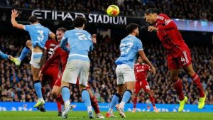 Liverpool và Man City đồng loạt sảy chân ở Ngoại hạng Anh